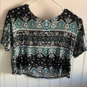 Forever 21 Blue and Black Cropped Tee